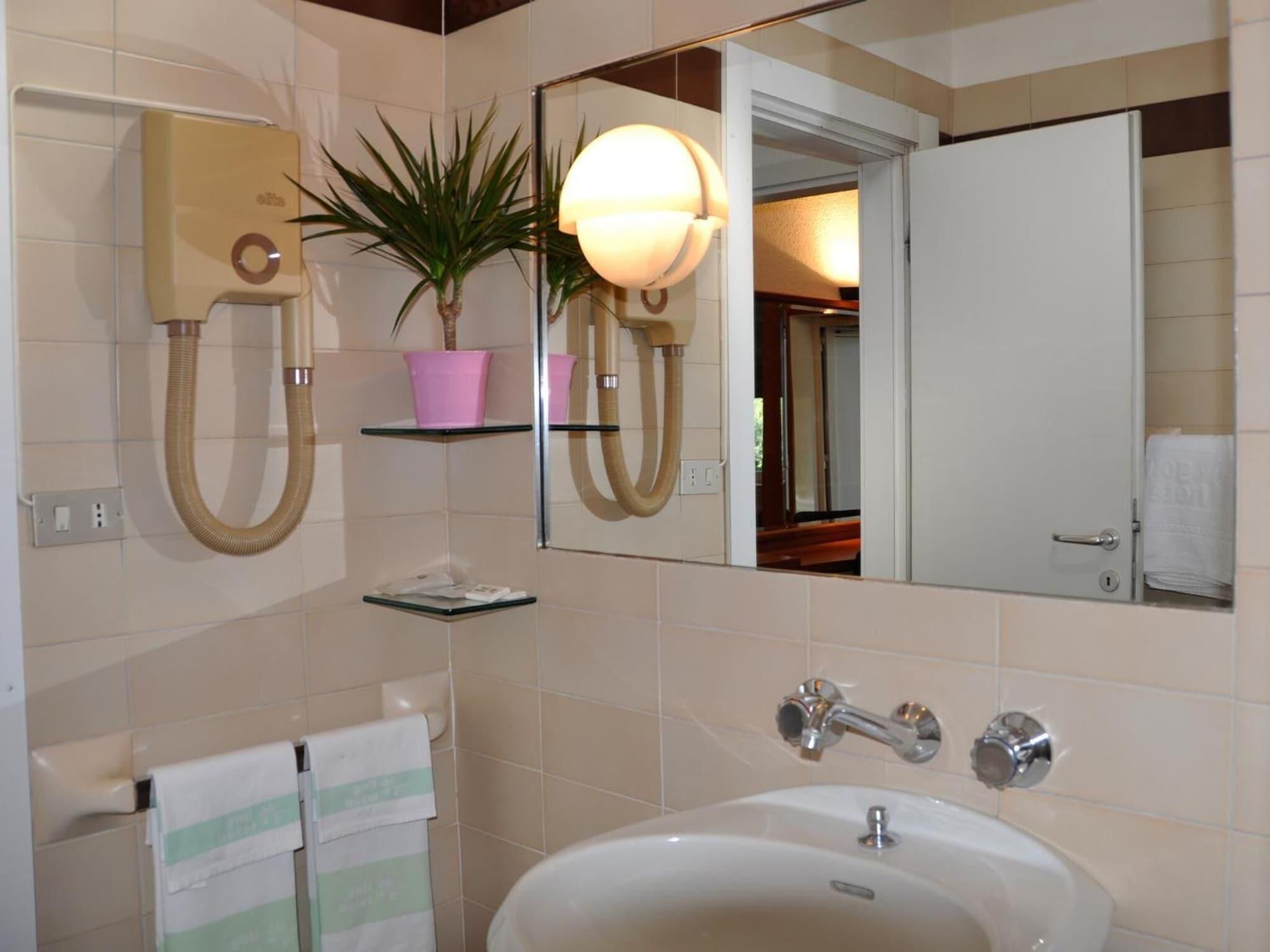 Golf Hotel Lainate Zewnętrze zdjęcie