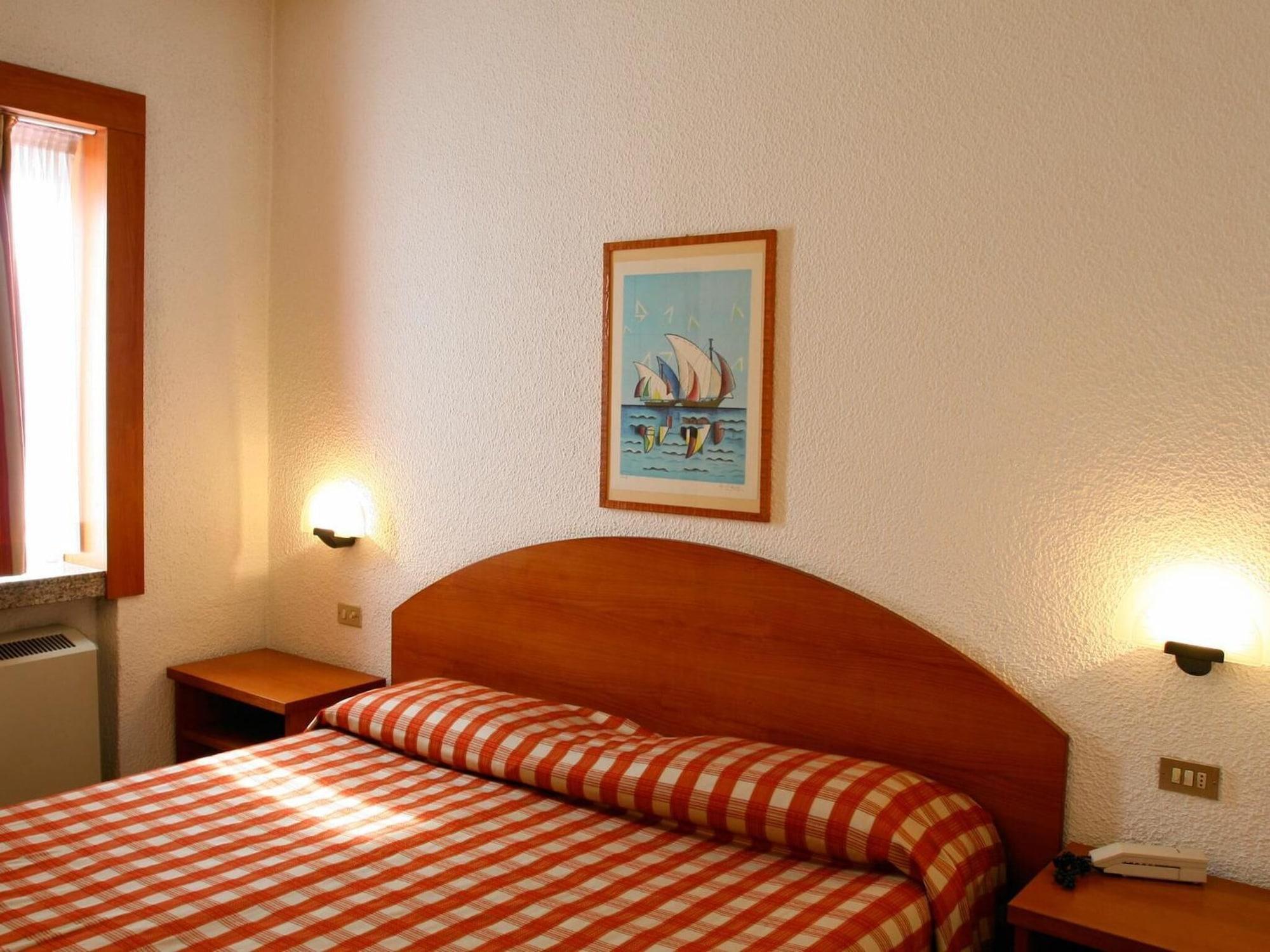 Golf Hotel Lainate Zewnętrze zdjęcie