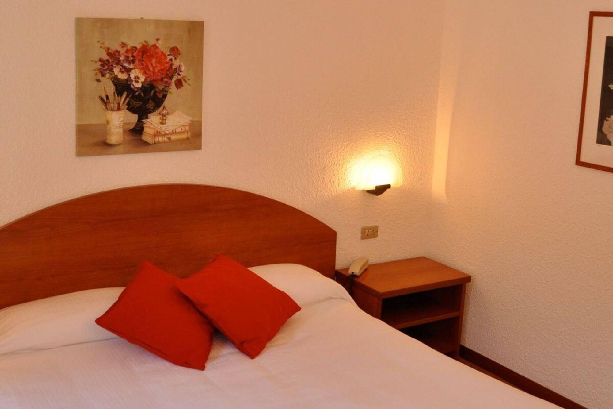 Golf Hotel Lainate Zewnętrze zdjęcie