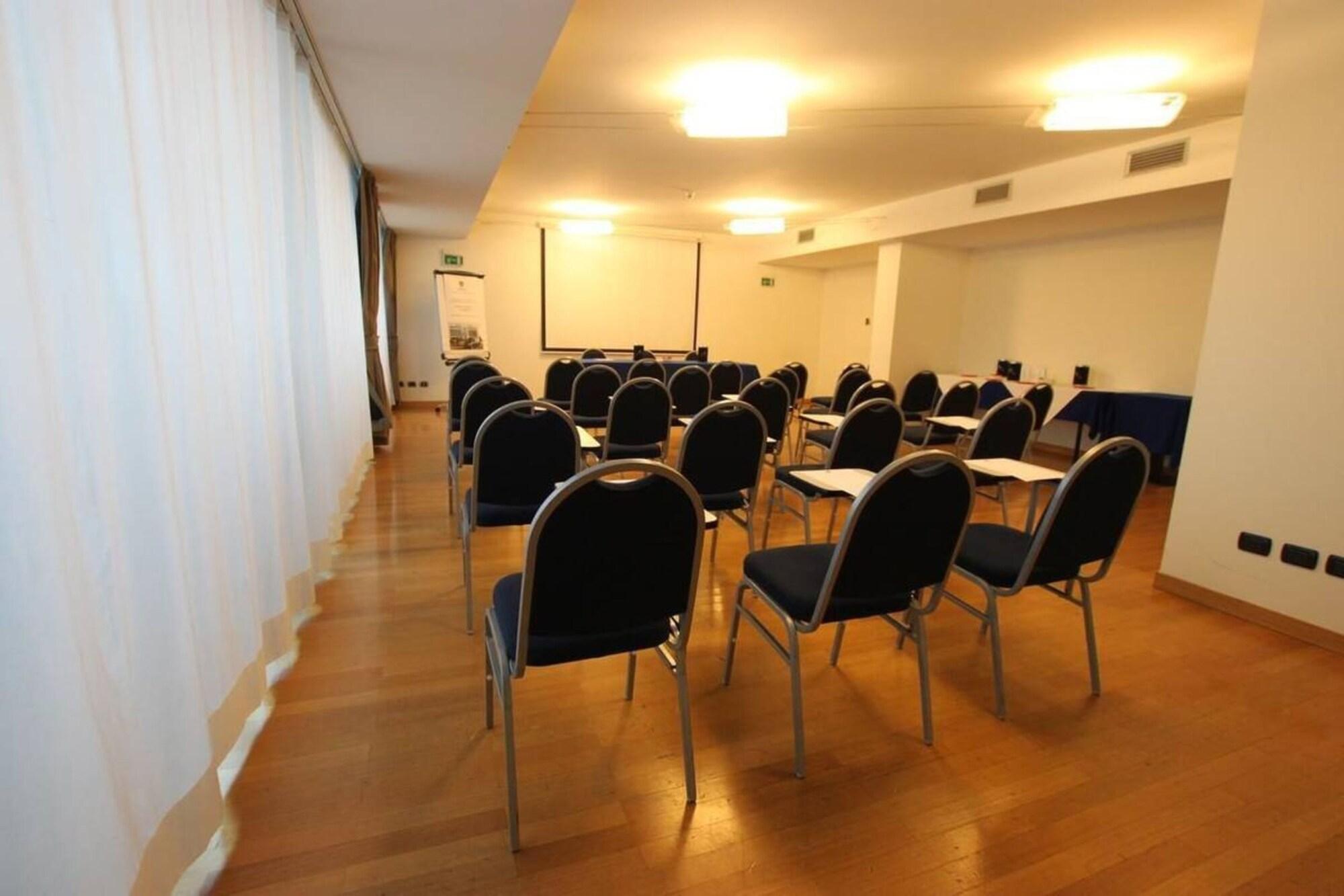 Golf Hotel Lainate Zewnętrze zdjęcie