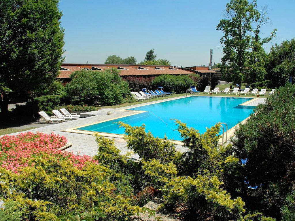 Golf Hotel Lainate Zewnętrze zdjęcie