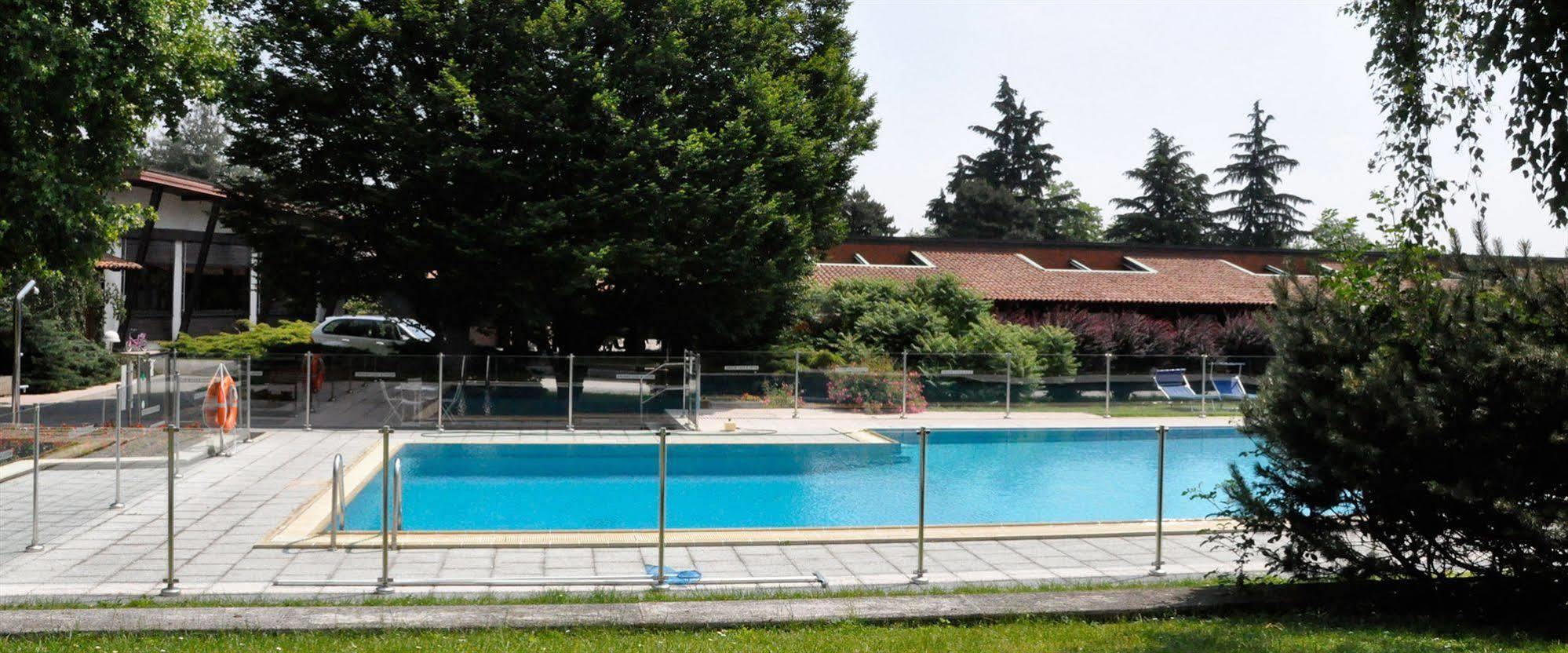 Golf Hotel Lainate Zewnętrze zdjęcie